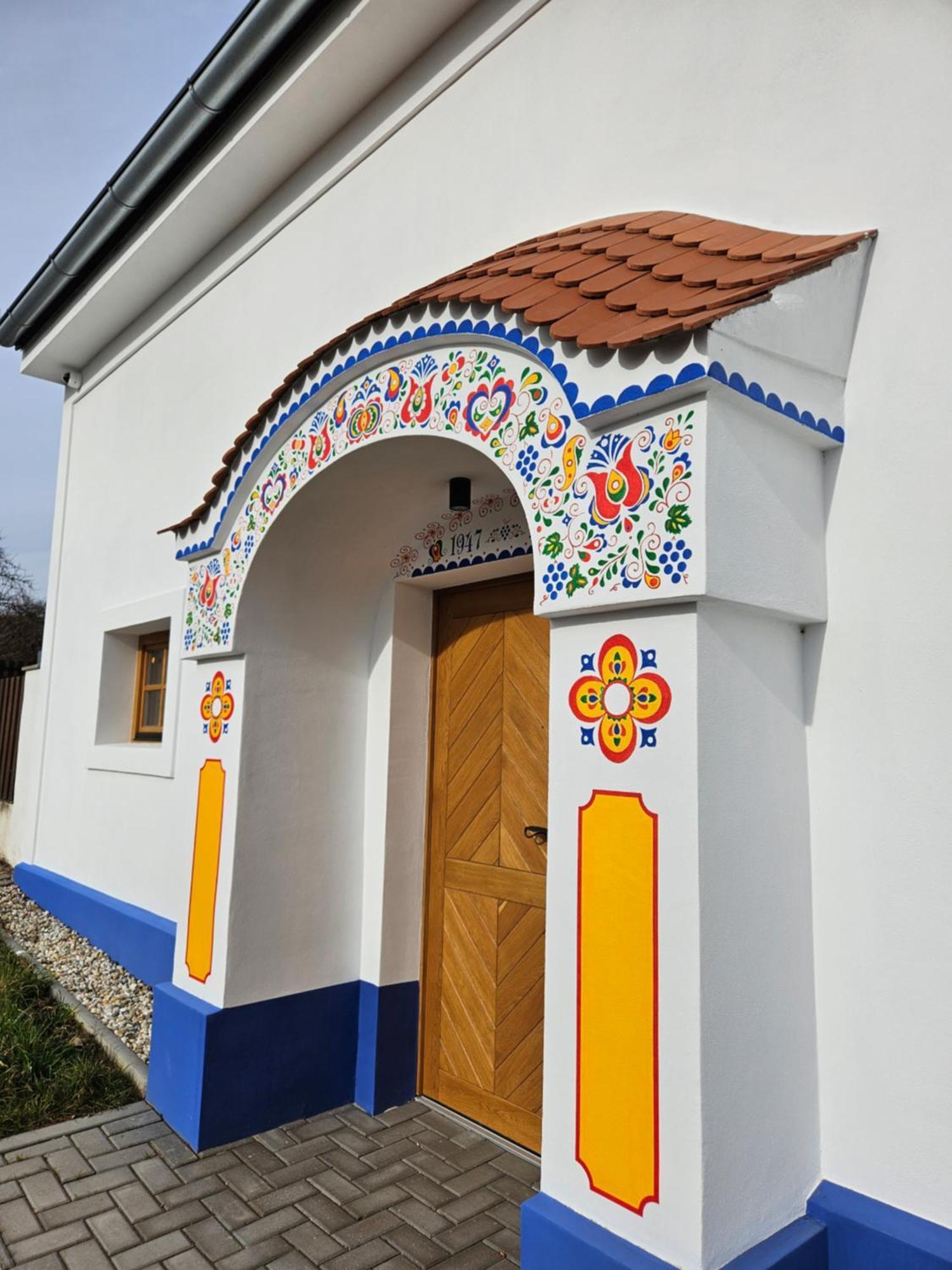 Pod Vinohradem - Apartmany & Vinne Sklepy Мутенице Экстерьер фото