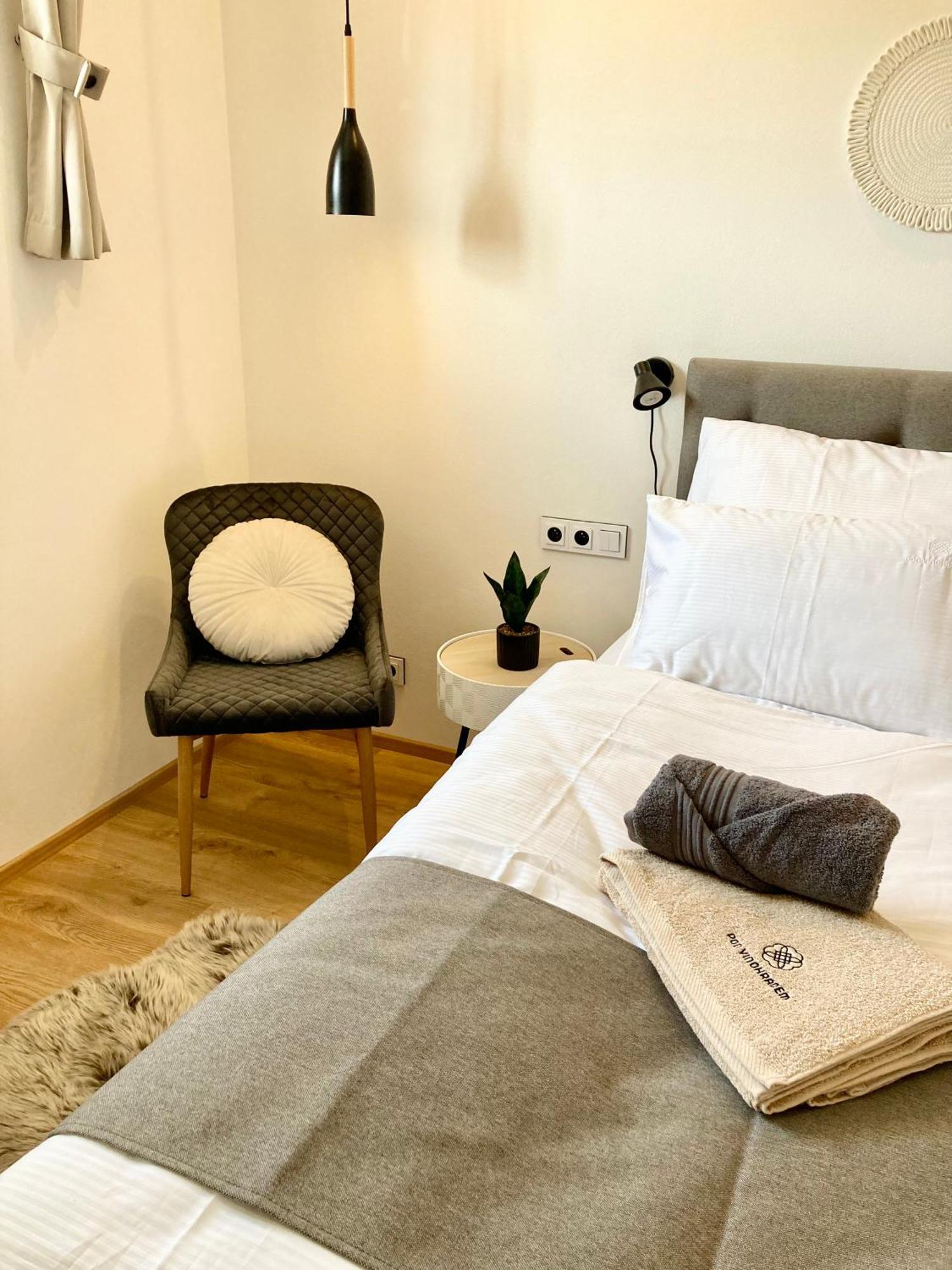 Pod Vinohradem - Apartmany & Vinne Sklepy Мутенице Экстерьер фото